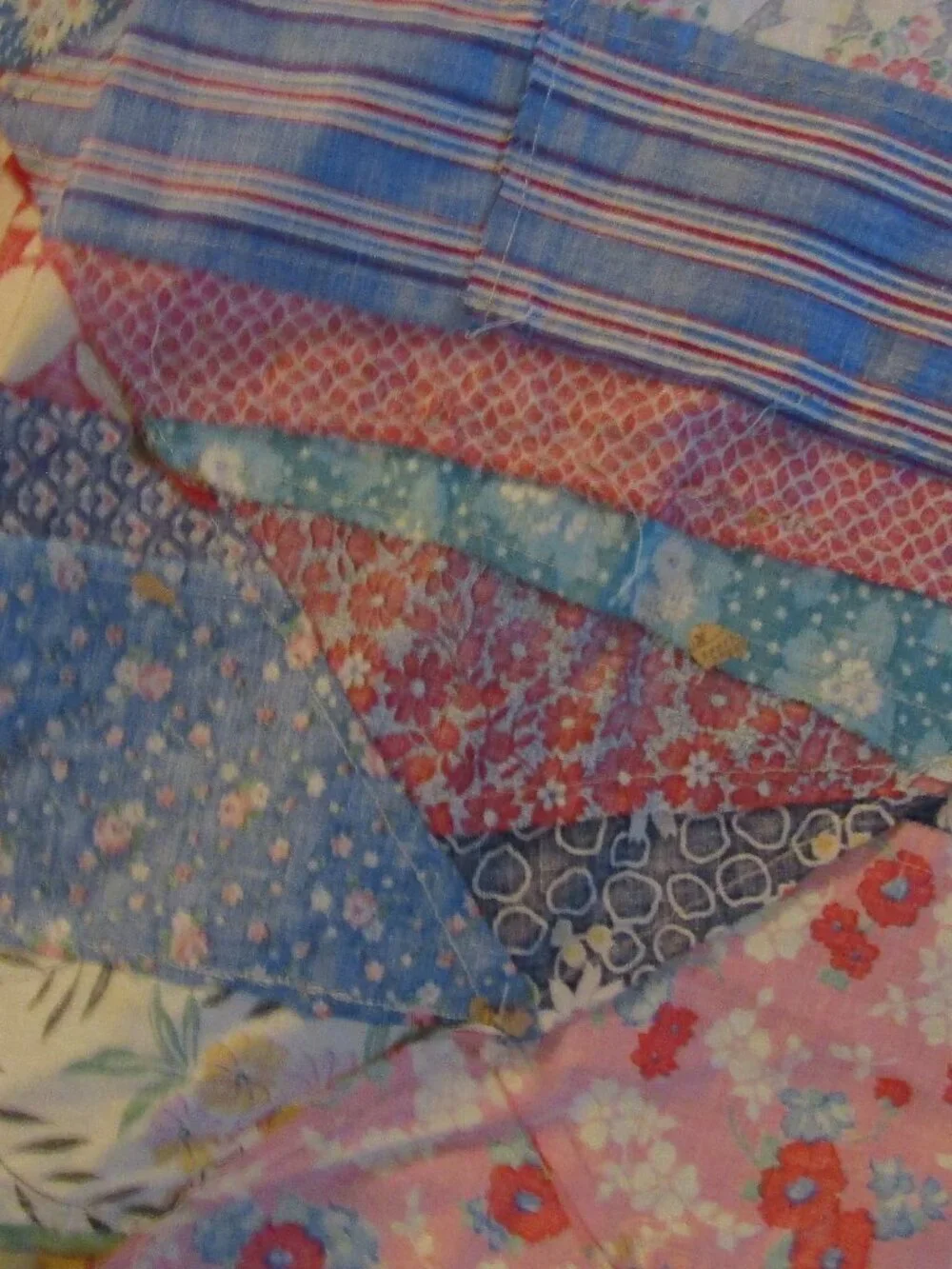 Antique DEPRESSION ERA Handstitched Unfinished Quilt Newspaper Bits on Underside